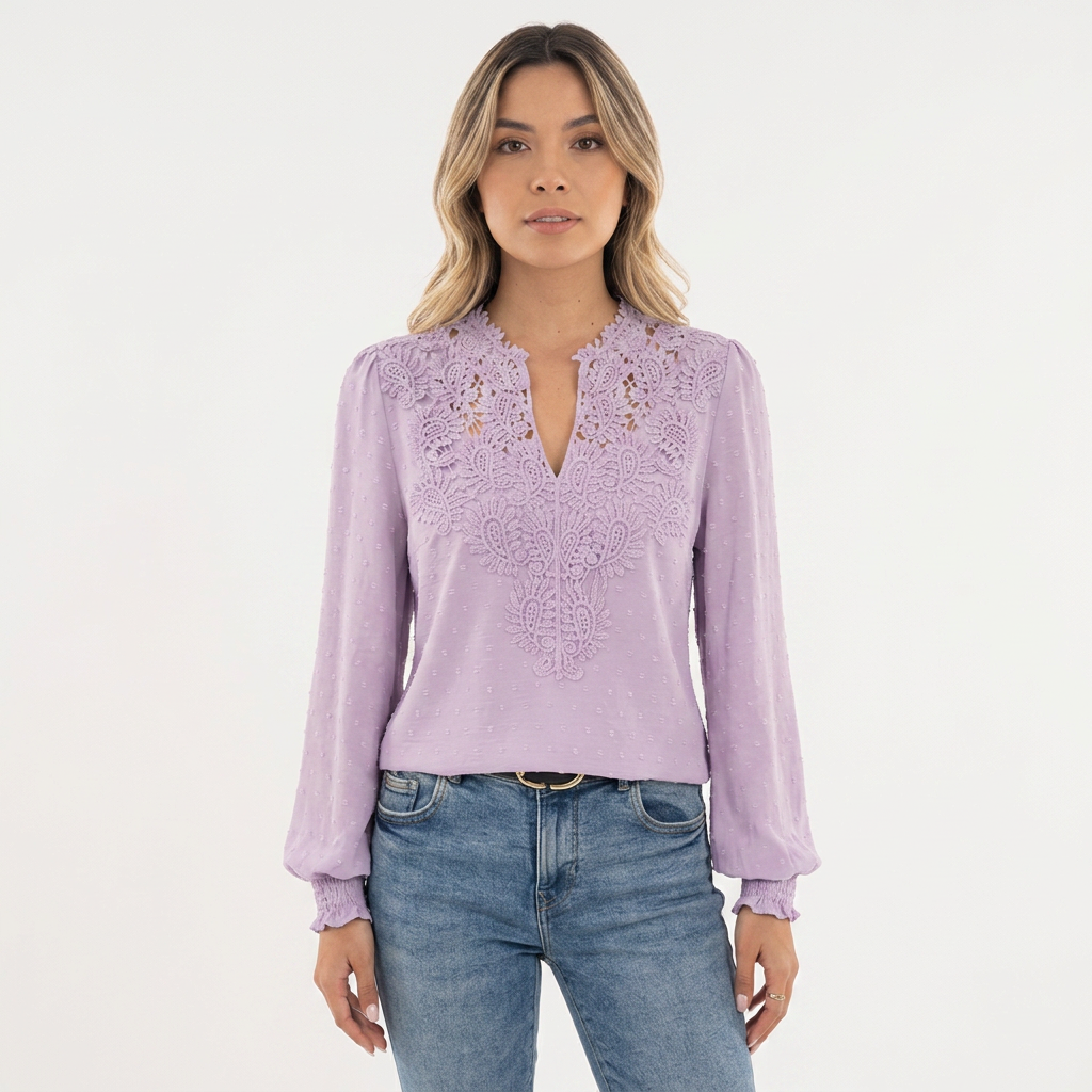 Blouse en dentelle à poignets froncés