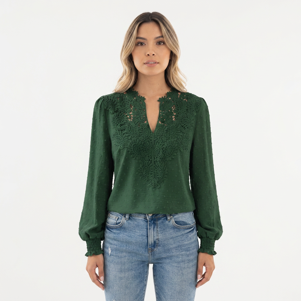 Blouse en dentelle à poignets froncés