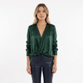 Blouse en satin drapée