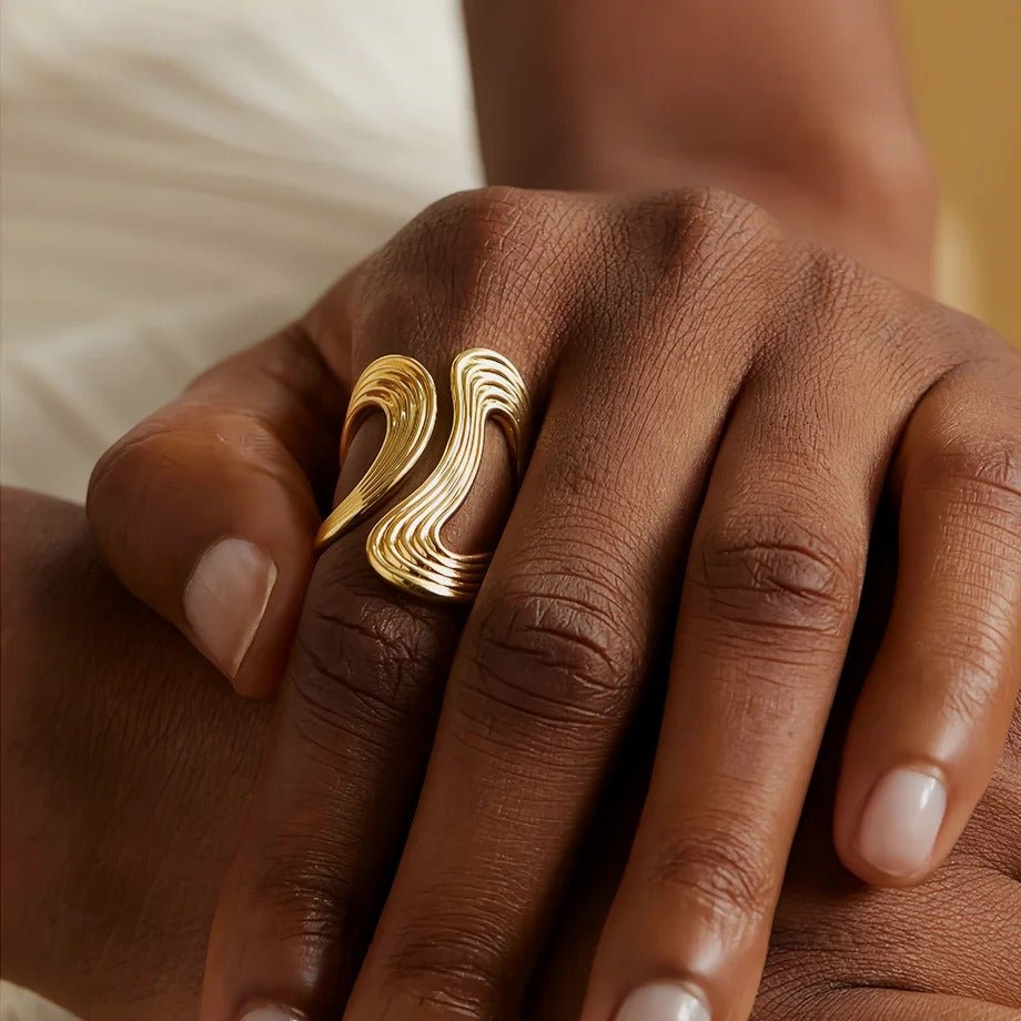 Boucles d’oreilles à la forme ondulée