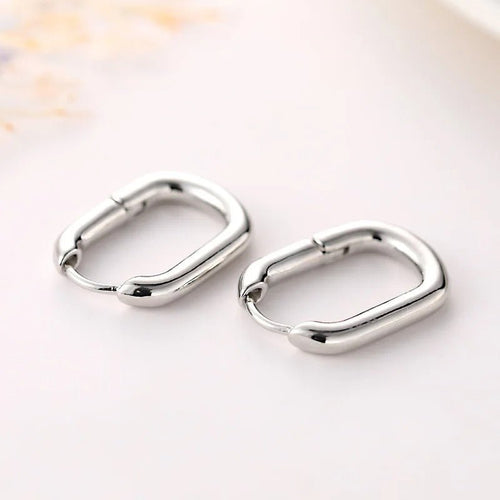 Boucles d’oreilles à la ligne fine