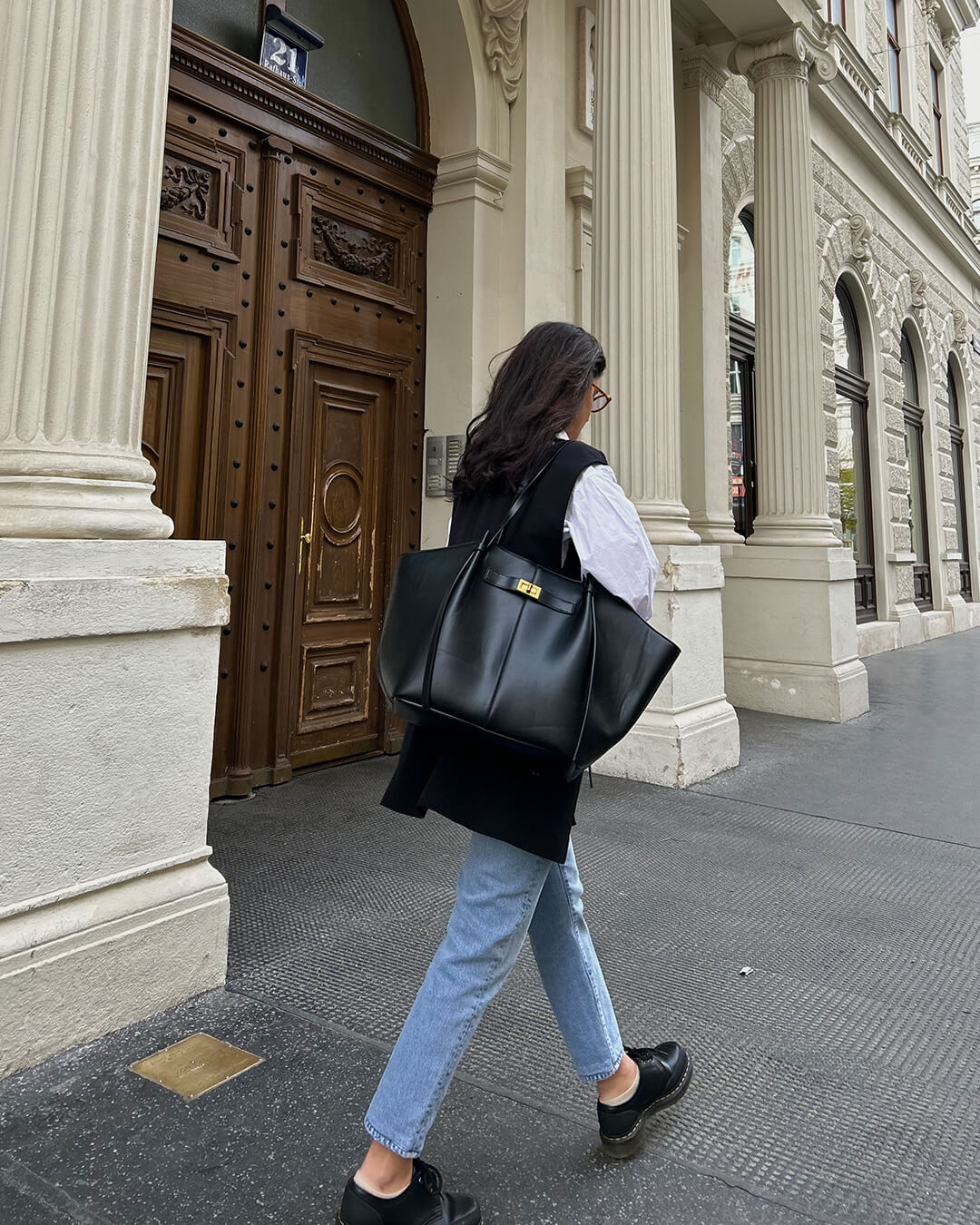 Sac shopper à la ligne courbe