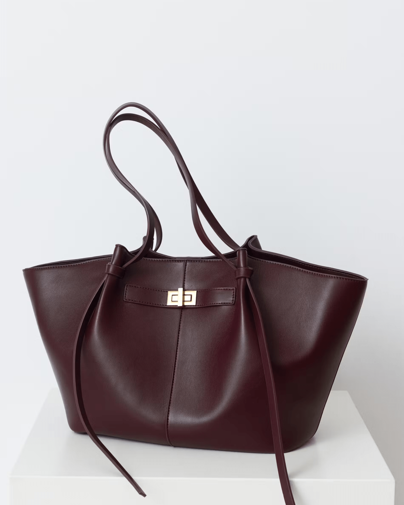 Sac shopper à la ligne courbe
