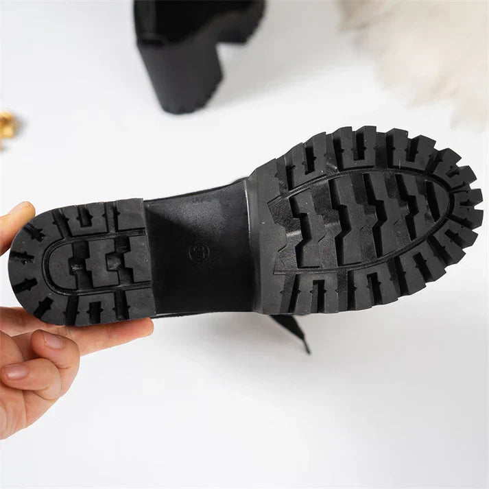 Bottines à laçage et talon large