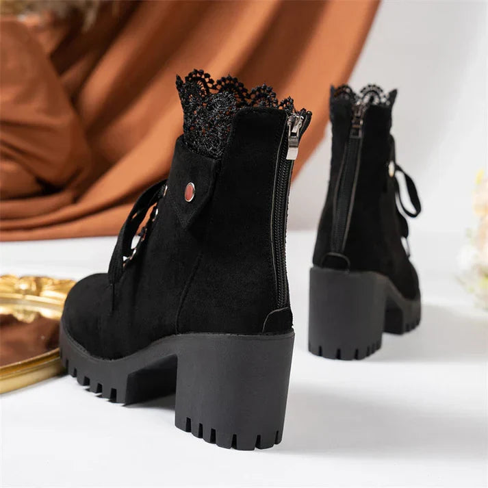 Bottines à laçage et talon large