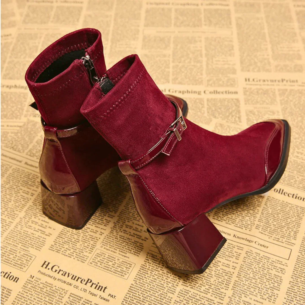 Bottines en suédine à boucle