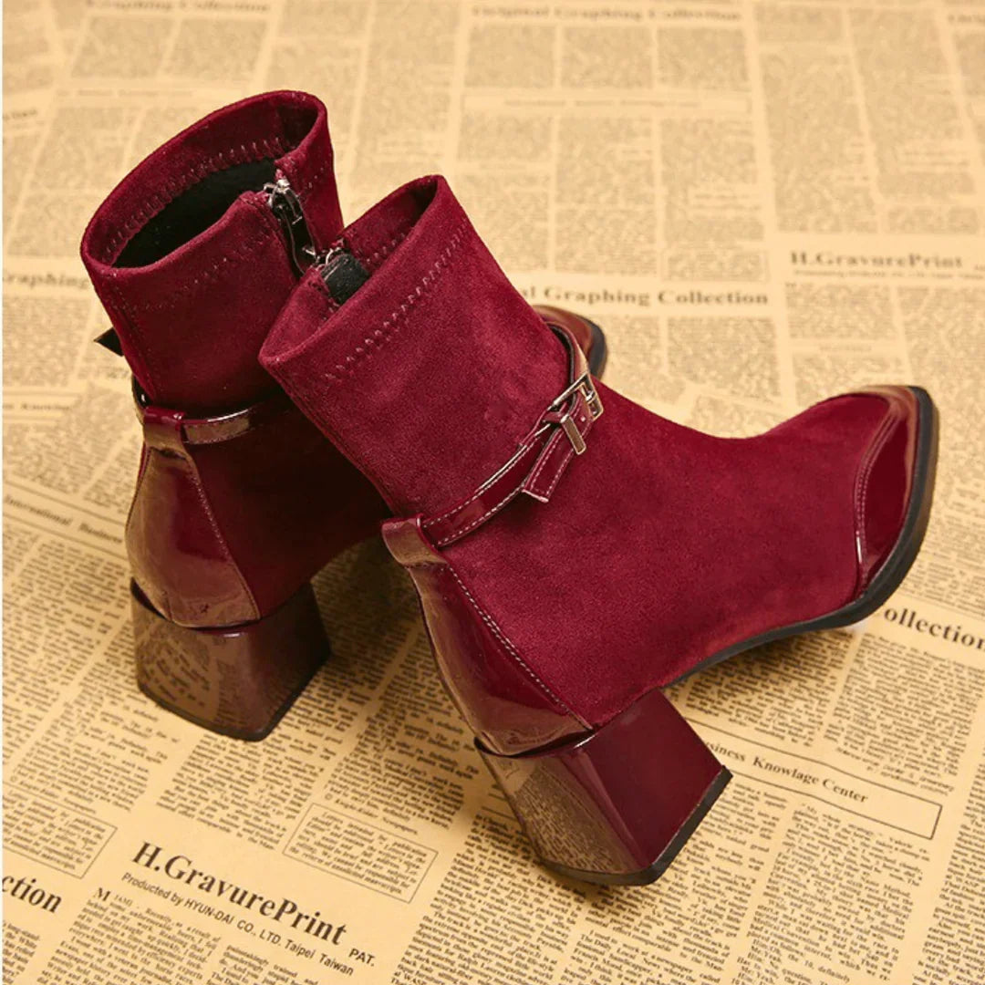 Bottines en suédine à boucle