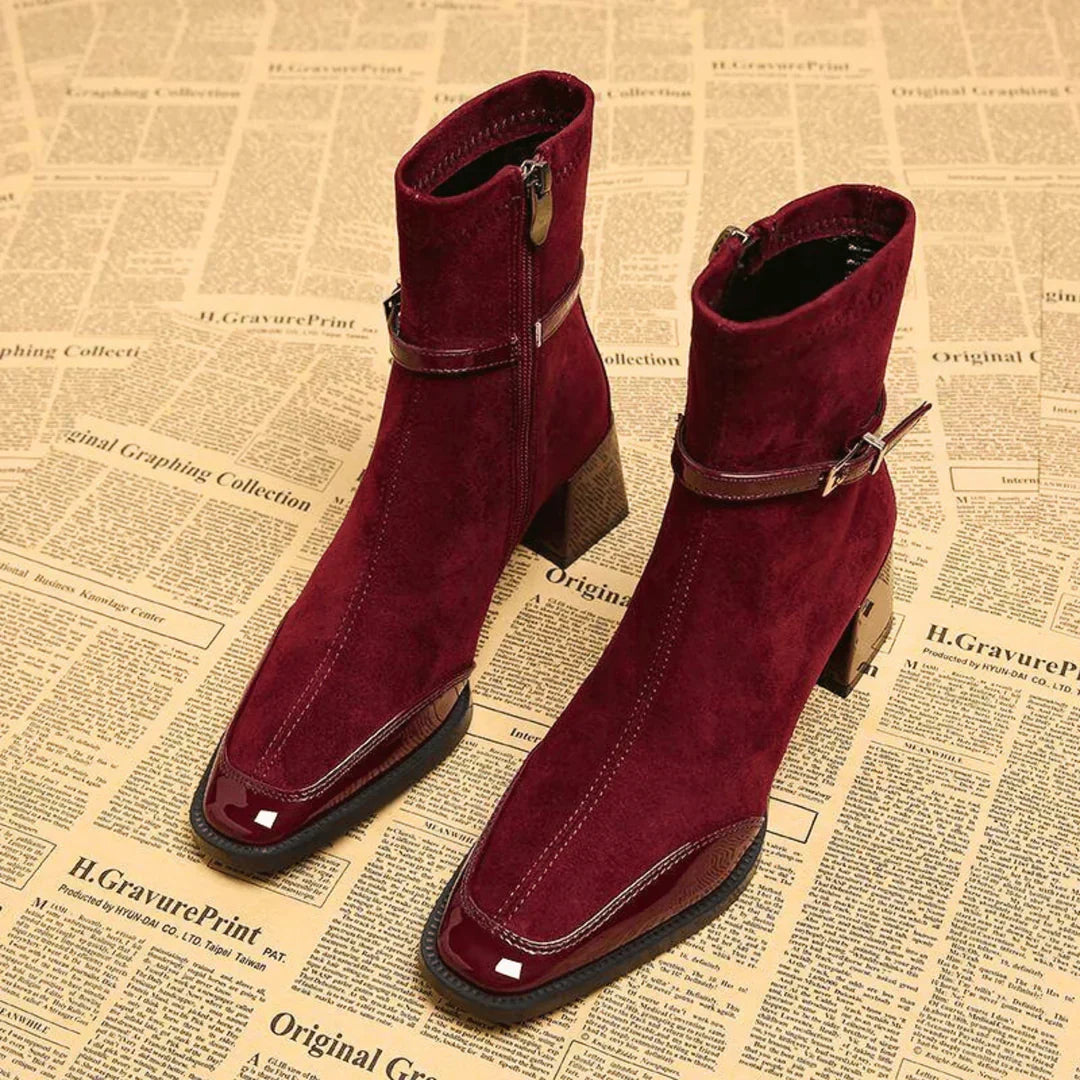 Bottines en suédine à boucle